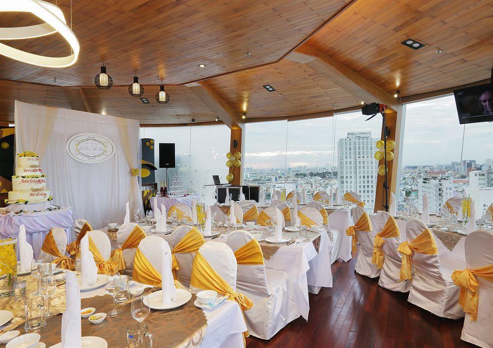 Cosmopolitan Hotel 호치민 외부 사진