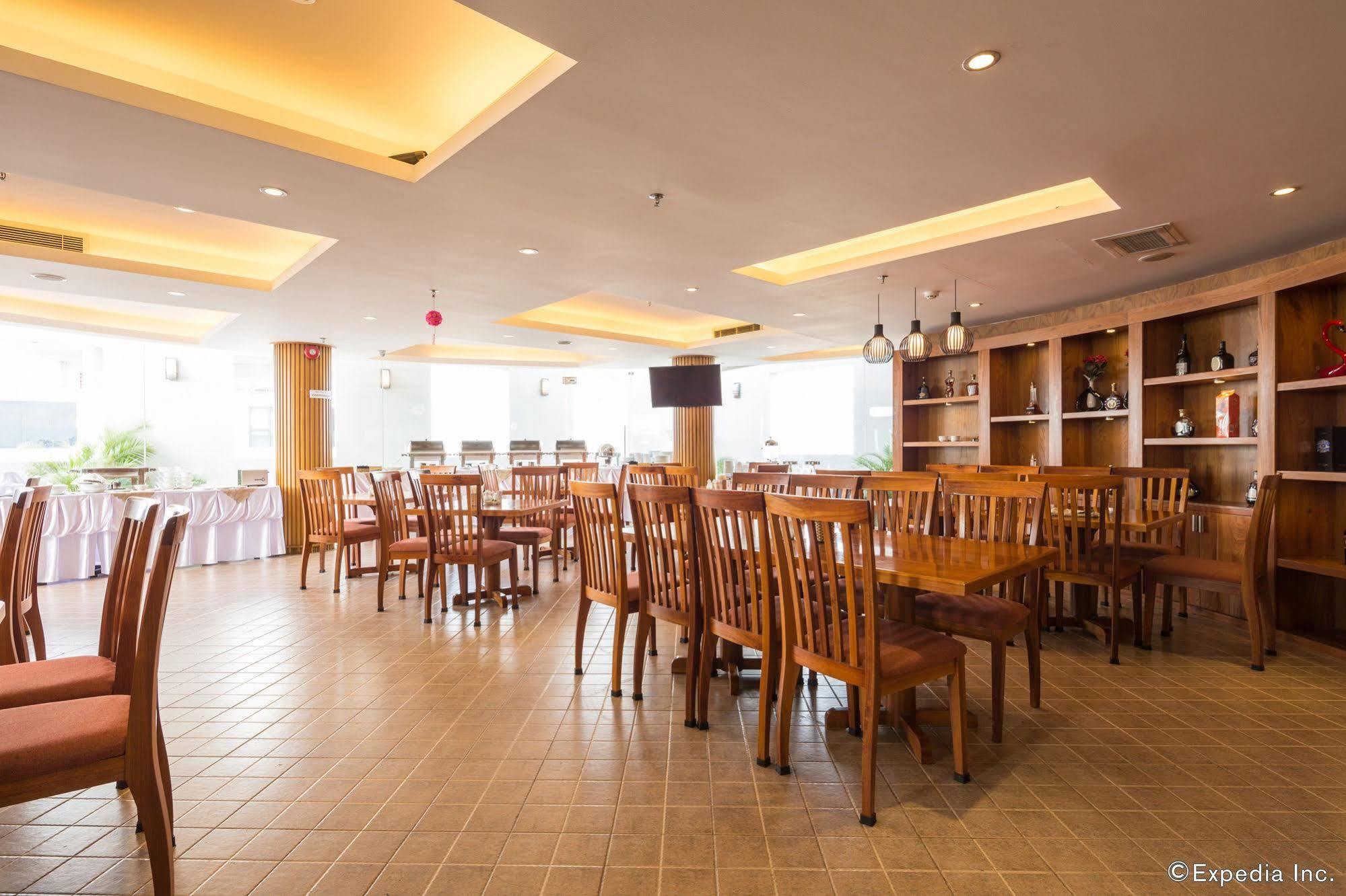Cosmopolitan Hotel 호치민 외부 사진